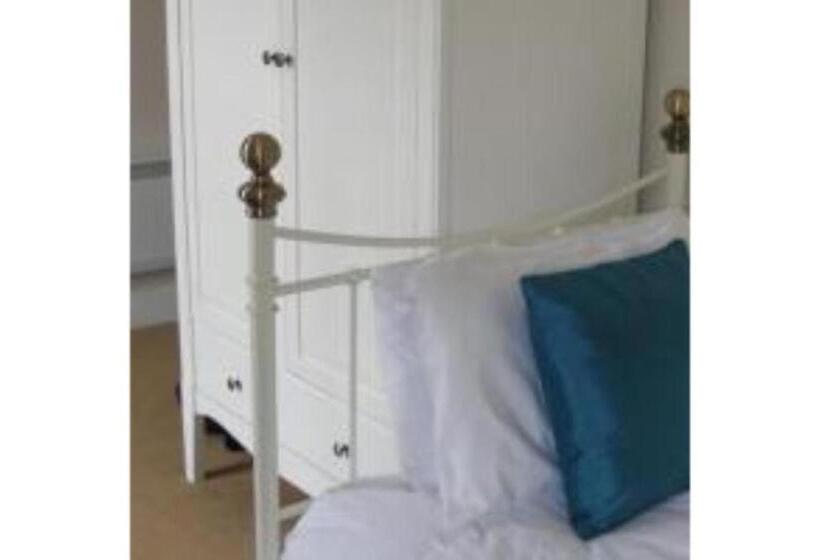 בית מלון כפרי The Old Lodge