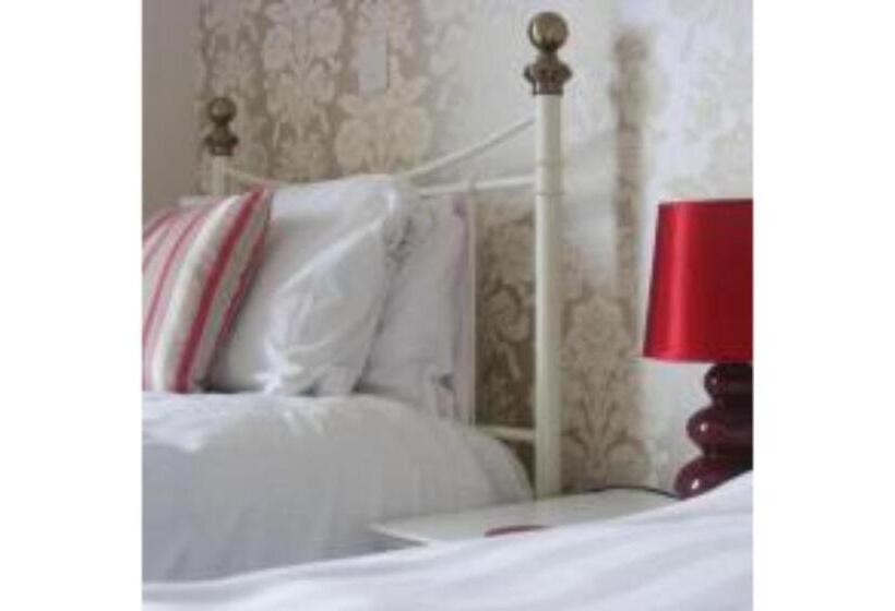 בית מלון כפרי The Old Lodge