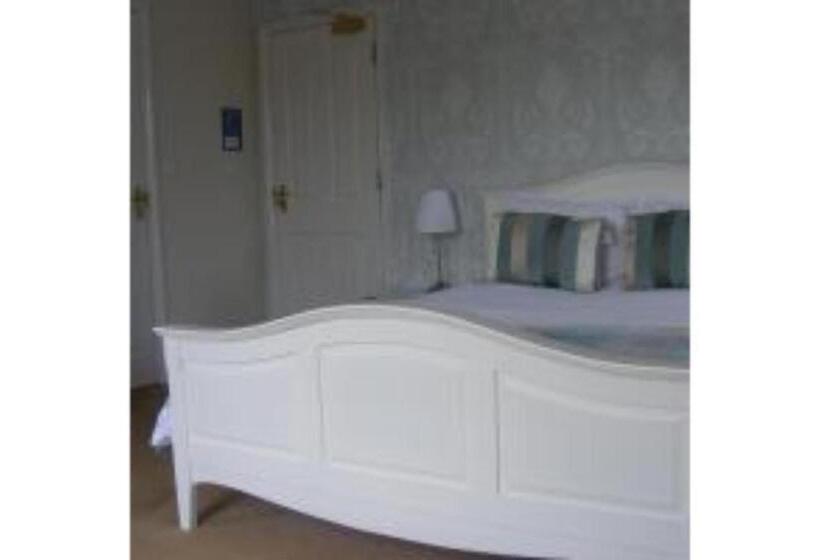 בית מלון כפרי The Old Lodge