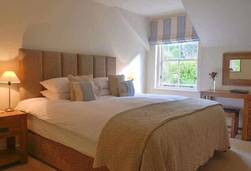 Отель The Pierhouse