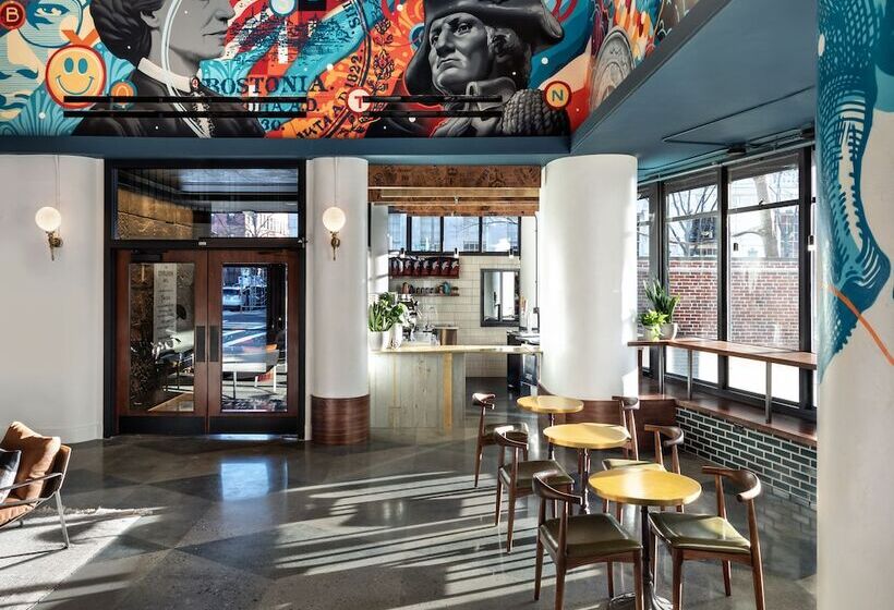 Отель The Revolution