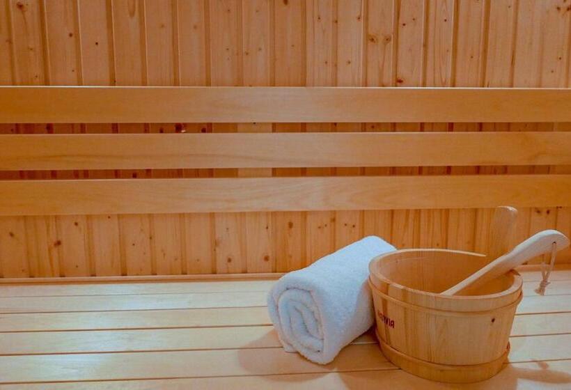 Отель The Roseate Reading