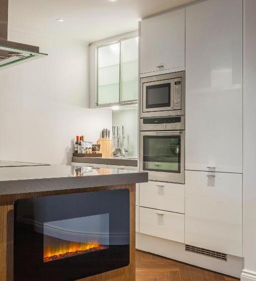 Отель The Roseate Reading