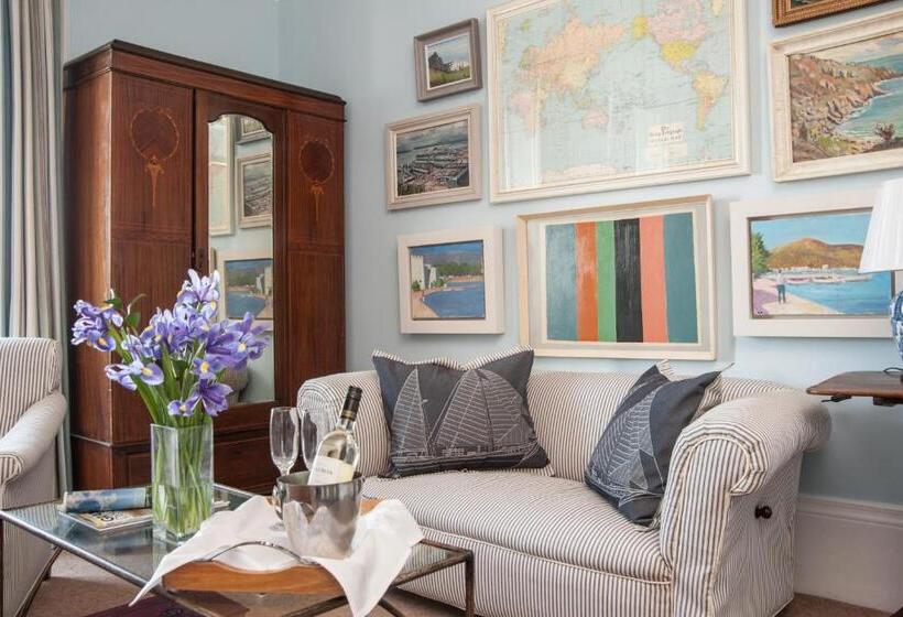 فندق The Royal Harbour