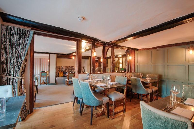 בית מלון כפרי The Saracens Head