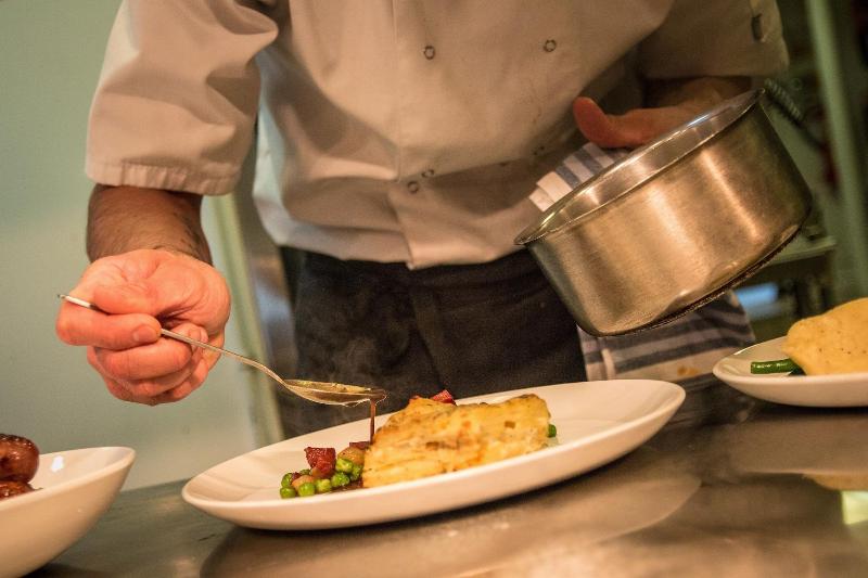 בית מלון כפרי The Saracens Head