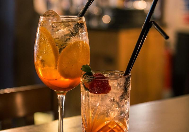 هتل The Saracens Head