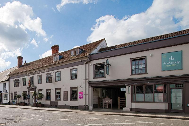 هتل The Saracens Head