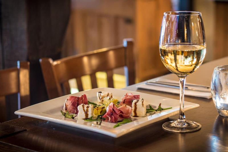 هتل The Saracens Head