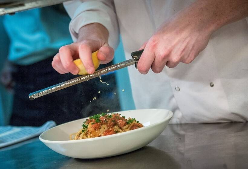 בית מלון כפרי The Saracens Head