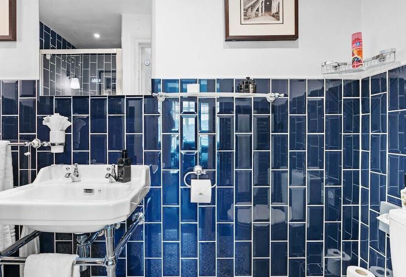 هتل The Somerville