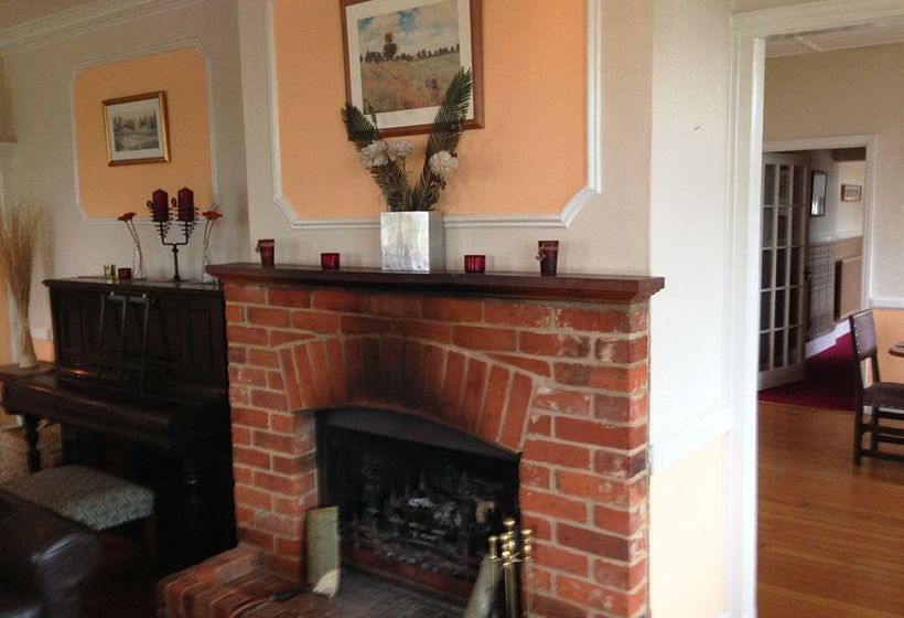 酒店 The Three Tuns Coaching Inn