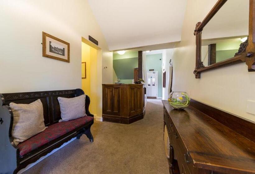 فندق The White Hart