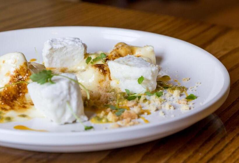 فندق The White Hart