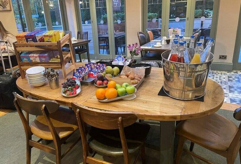 Отель Wilmslow Lodge