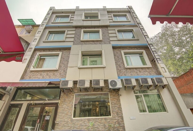 ホテル Treebo Rockwell Plaza