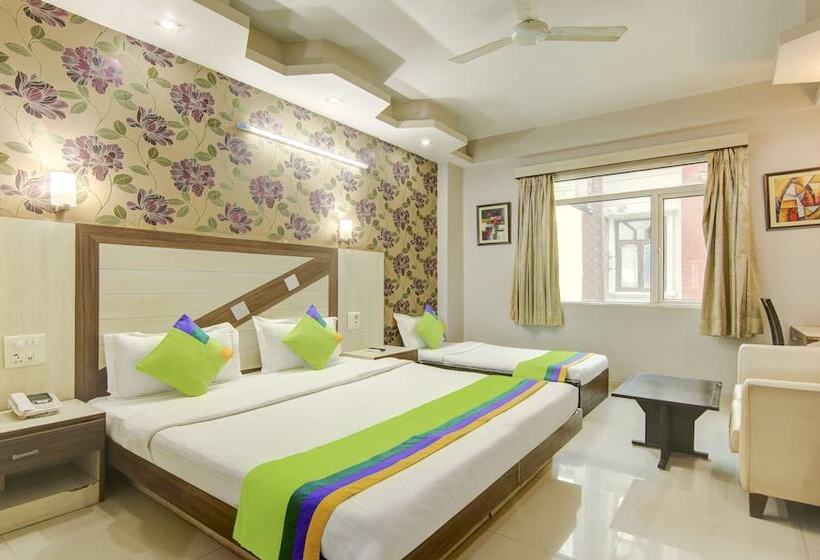 בית מלון כפרי Treebo Rockwell Plaza