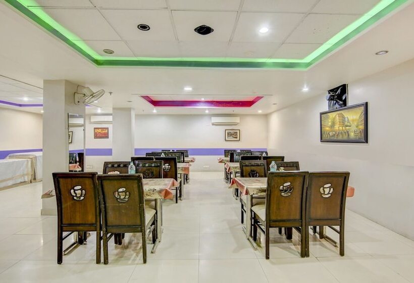 ホテル Treebo Rockwell Plaza