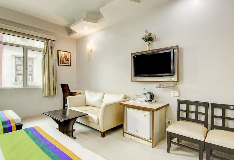 בית מלון כפרי Treebo Rockwell Plaza