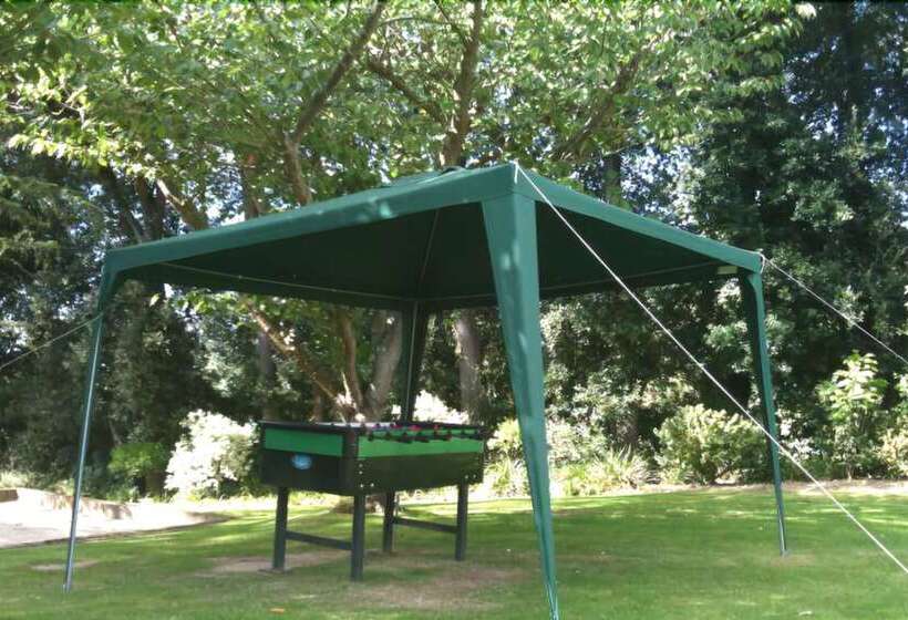 هتل Westhill Country