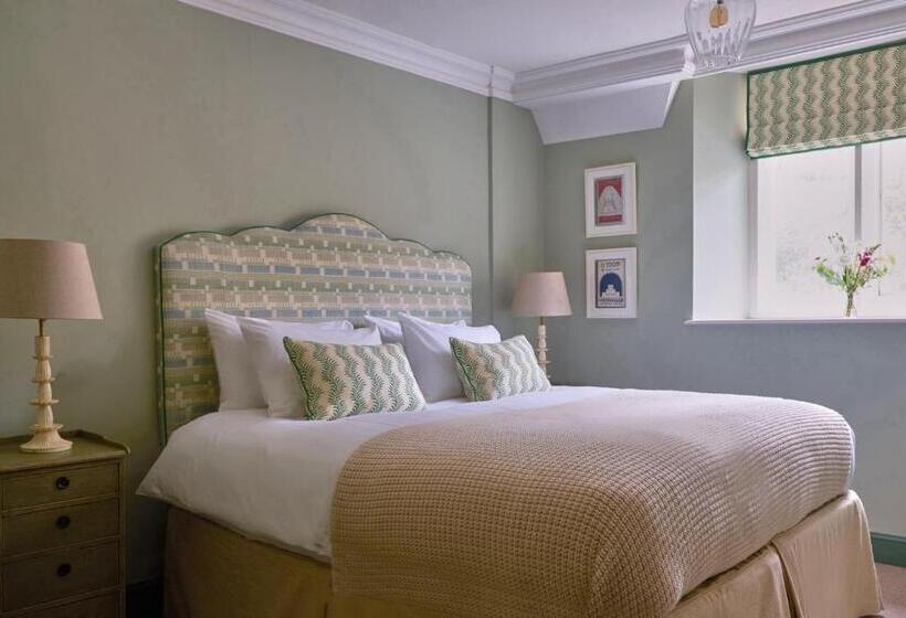 هتل Wildhive Callow Hall