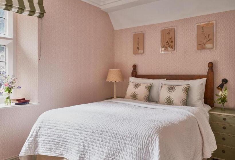 هتل Wildhive Callow Hall