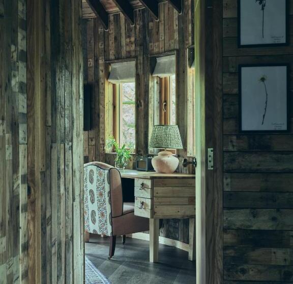 هتل Wildhive Callow Hall