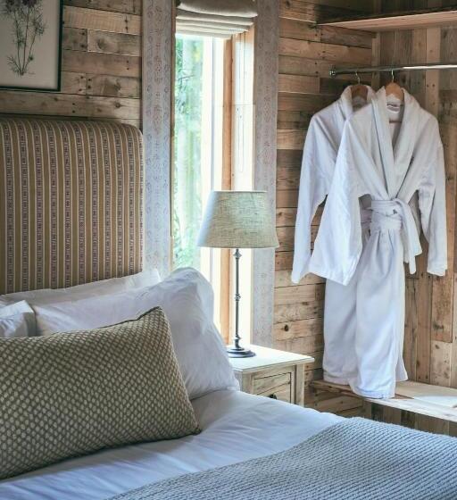 هتل Wildhive Callow Hall