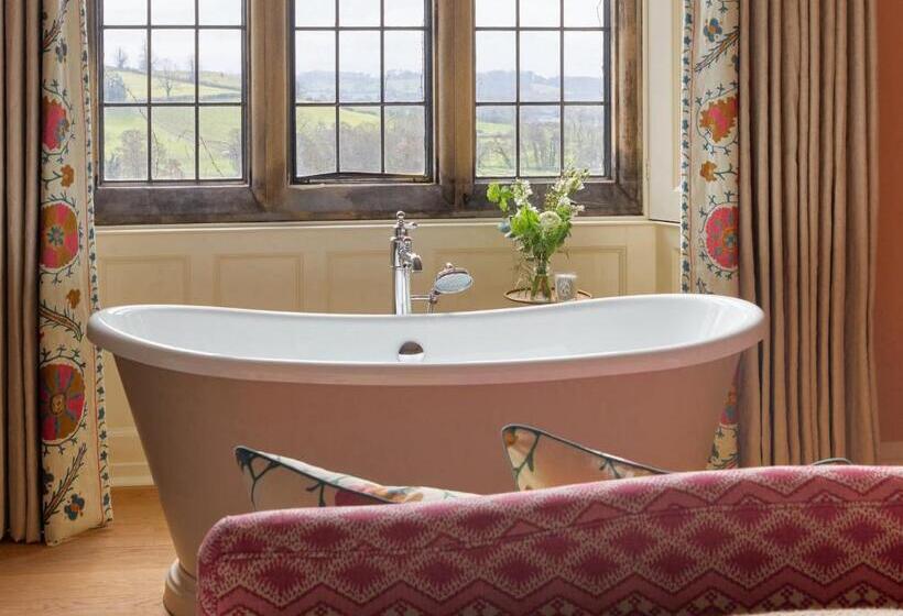 هتل Wildhive Callow Hall