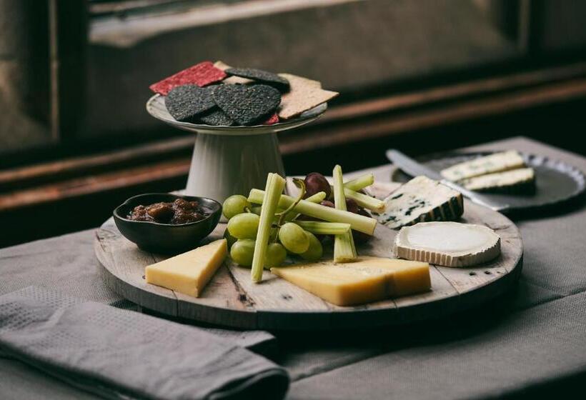 هتل Wildhive Callow Hall