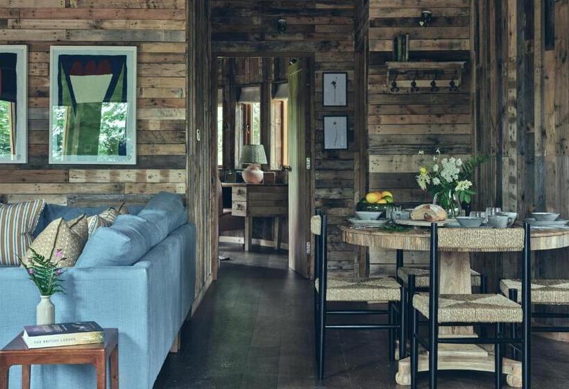 هتل Wildhive Callow Hall