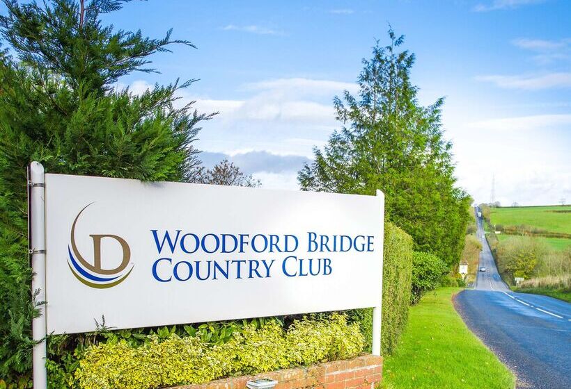 בית מלון כפרי Woodford Bridge Country Club