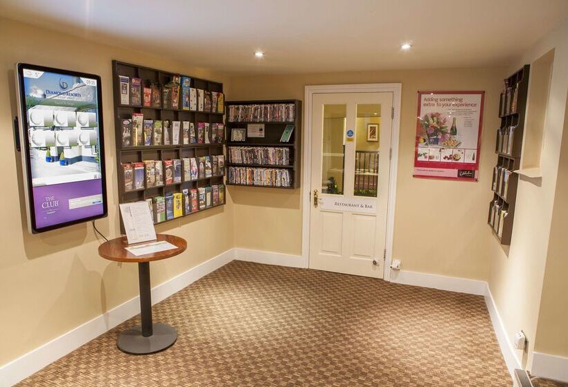 בית מלון כפרי Woodford Bridge Country Club