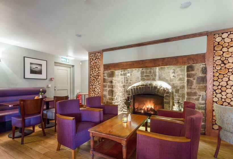 בית מלון כפרי Woodford Bridge Country Club