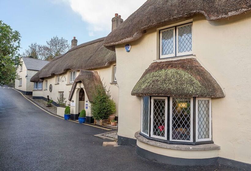 בית מלון כפרי Woodford Bridge Country Club