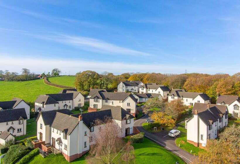 בית מלון כפרי Woodford Bridge Country Club