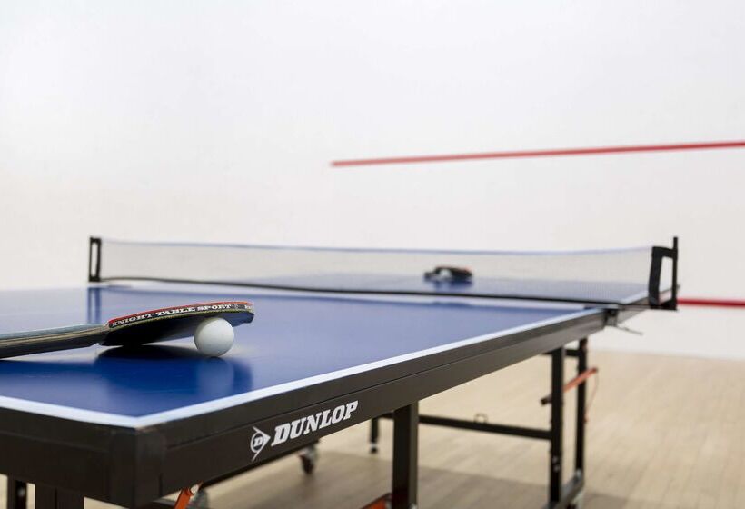 בית מלון כפרי Woodford Bridge Country Club