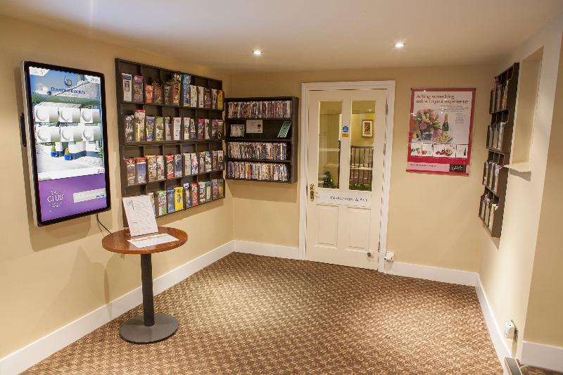 בית מלון כפרי Woodford Bridge Country Club