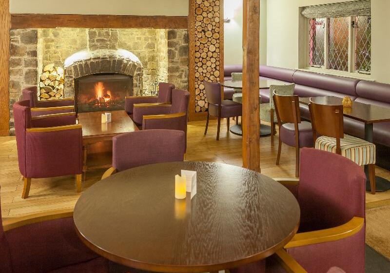 בית מלון כפרי Woodford Bridge Country Club