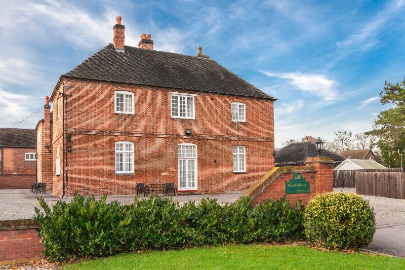 Отель Wychnor Park Country Club