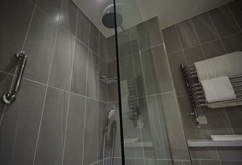 Wychwood Park Hotel And Golf Club