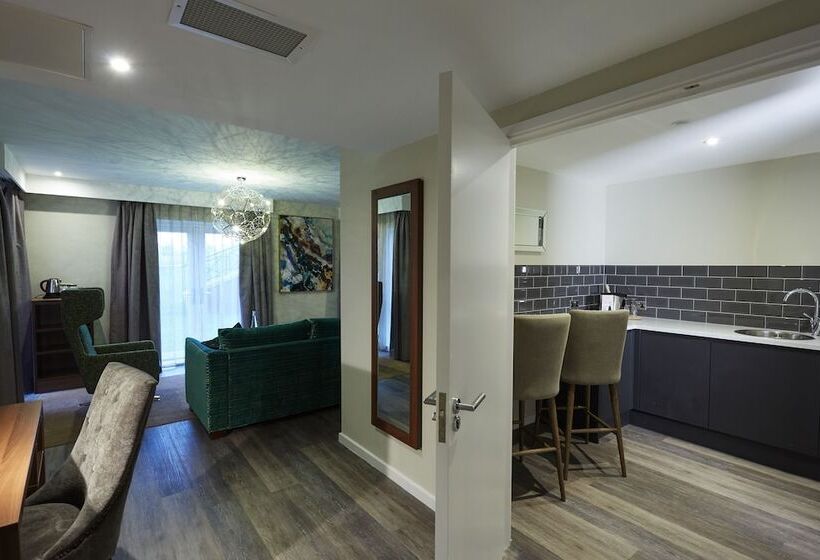 Wychwood Park Hotel And Golf Club