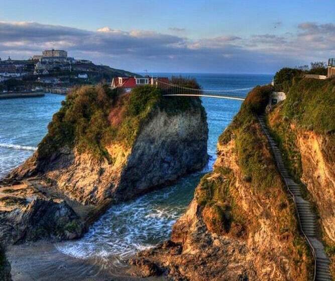 Pine Lodge Guest House