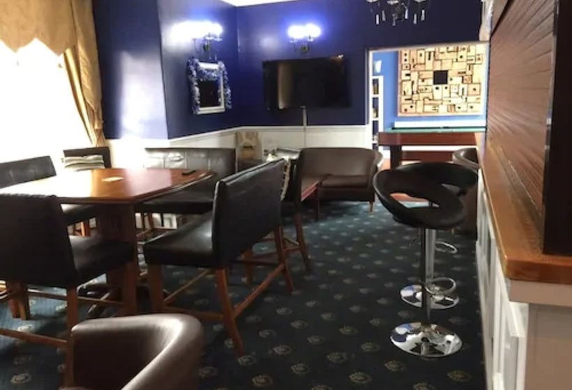 Pine Lodge Guest House