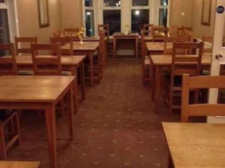 Pine Lodge Guest House