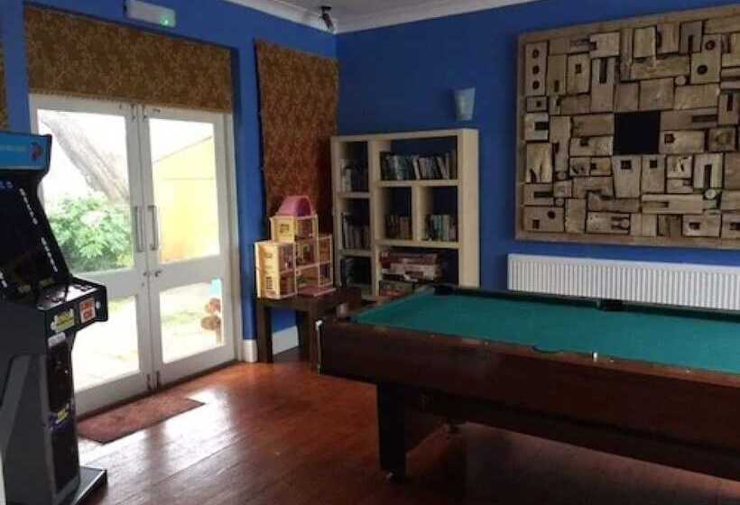 Pine Lodge Guest House