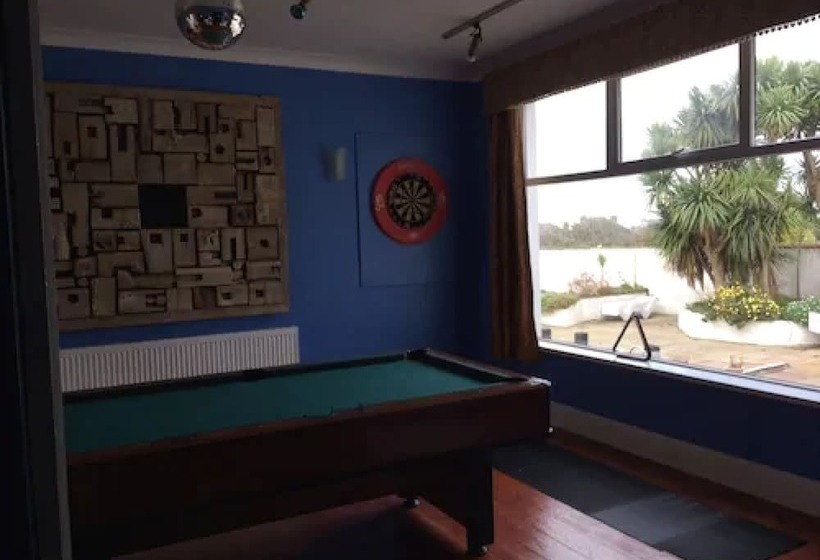 Pine Lodge Guest House