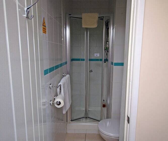 Pine Lodge Guest House