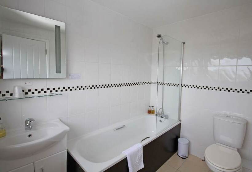 Pine Lodge Guest House