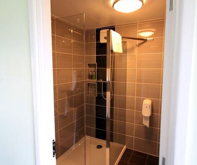 Pine Lodge Guest House